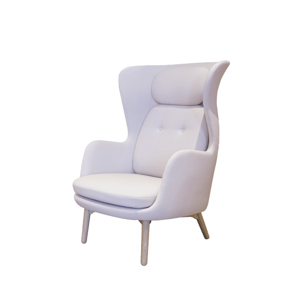 RO chair RO chairの白い椅子の写真